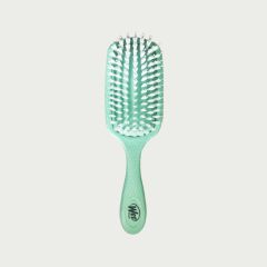 WetBrush Go Green tea tree oil